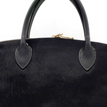 Cargar imagen en el visor de la galería, Bolso tote de piel de potro color negro, detalle, de LaNievina
