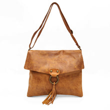 Cargar imagen en el visor de la galerÃa, Bolso bandolera tipo sobre de piel con anilla