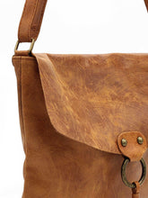 Cargar imagen en el visor de la galerÃa, Bolso bandolera de mujer de cuero con solapa LaNievina