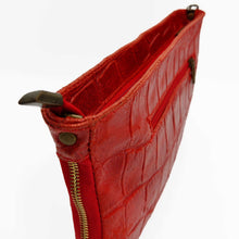 Cargar imagen en el visor de la galería, Bolso bandolera de piel grabada efecto cocodrilo