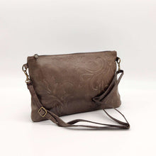 Cargar imagen en el visor de la galería, Bolso bandolera de piel grabada