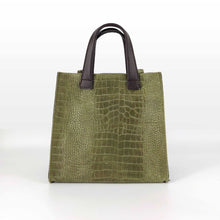 Cargar imagen en el visor de la galerÃa, Bolso de mano de piel rÃgida, dos asas, efecto escamas color verde en LaNievina