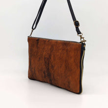 Cargar imagen en el visor de la galería, Bolso bandolera de pelo potro y piel