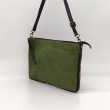 Cargar imagen en el visor de la galería, Bolso bandolera de pelo potro y piel