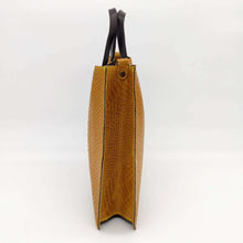 Cargar imagen en el visor de la galería, Bolso cuadrado de piel rígido efecto escamas