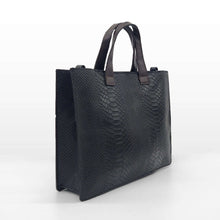 Cargar imagen en el visor de la galería, Bolso cuadrado de piel rígido efecto escamas