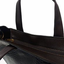 Cargar imagen en el visor de la galería, Bolso cuadrado de piel rígido efecto escamas