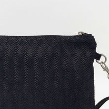 Cargar imagen en el visor de la galería, Bandolera de piel efecto espiga