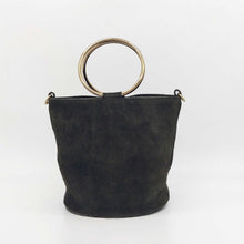 Cargar imagen en el visor de la galería, Bolso de mano de ante ANILLAS