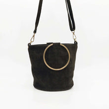 Cargar imagen en el visor de la galería, Bolso de mano de ante ANILLAS