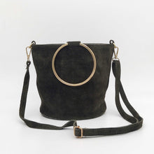 Cargar imagen en el visor de la galería, Bolso de mano de ante ANILLAS