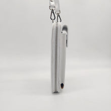 Cargar imagen en el visor de la galería, Cartera porta-móvil de piel RODAS