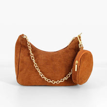 Cargar imagen en el visor de la galerÃa, Bolso baguette de ante con cadena y cartera