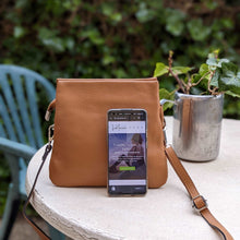 Cargar imagen en el visor de la galería, Bandolera de piel lisa SUEZ