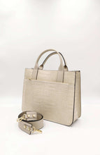 Cargar imagen en el visor de la galerÃa, Bolso de mano piel efecto cocodrilo color hueso de asas cortas con bolsillo frontal con correa