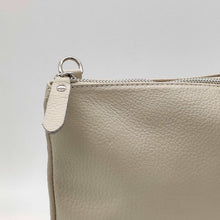 Cargar imagen en el visor de la galería, Bolso bandolera de piel lisa