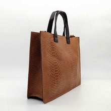 Cargar imagen en el visor de la galería, Bolso cuadrado de piel rígido efecto escamas