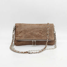 Cargar imagen en el visor de la galería, Bolso flap de piel escamas con doble cadena