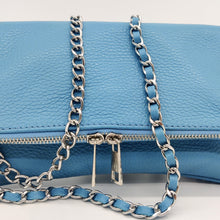 Cargar imagen en el visor de la galería, Bolso flap de piel lisa con doble cadena
