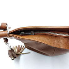 Cargar imagen en el visor de la galería, Bolso shopper en piel vacuno blanda, color camel, detalle cremalleraen LaNievina