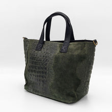 Cargar imagen en el visor de la galería, Bolso de mano de ante con estampado coco verde ladeado, en LaNievina