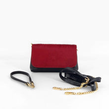 Cargar imagen en el visor de la galería, Bolso mini de piel con solapa de potro, diseño animal print cebra