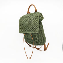 Cargar imagen en el visor de la galería, Mochila de papel trenzado