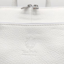 Cargar imagen en el visor de la galería, Mochila de piel blanca Mikonos