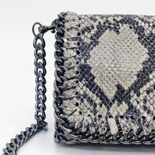 Cargar imagen en el visor de la galería, Bolso de piel con Cadenas
