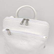 Cargar imagen en el visor de la galería, Mochila de piel blanca Mikonos
